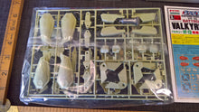 1980's Macross VF-1D Variable Fighter Valkyrie 1/100 scale ARII